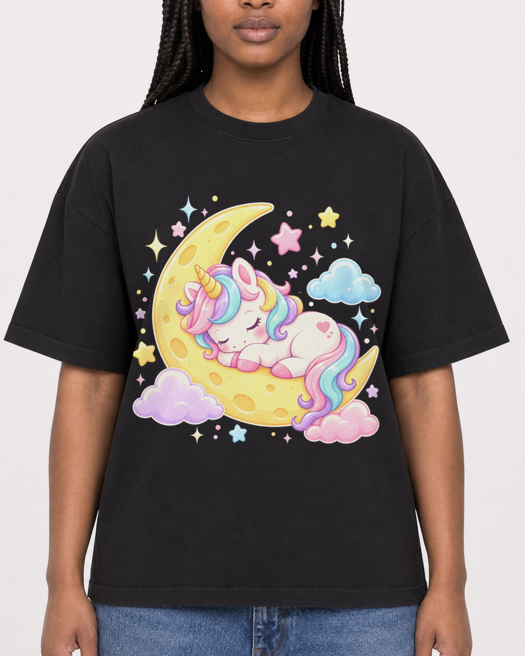 Mockup Boxy Heavyweight Tee Black female close-up 04