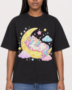 Mockup Boxy Heavyweight Tee Black female close-up 04