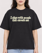 Mockup Boxy Heavyweight Tee Black female close-up 03