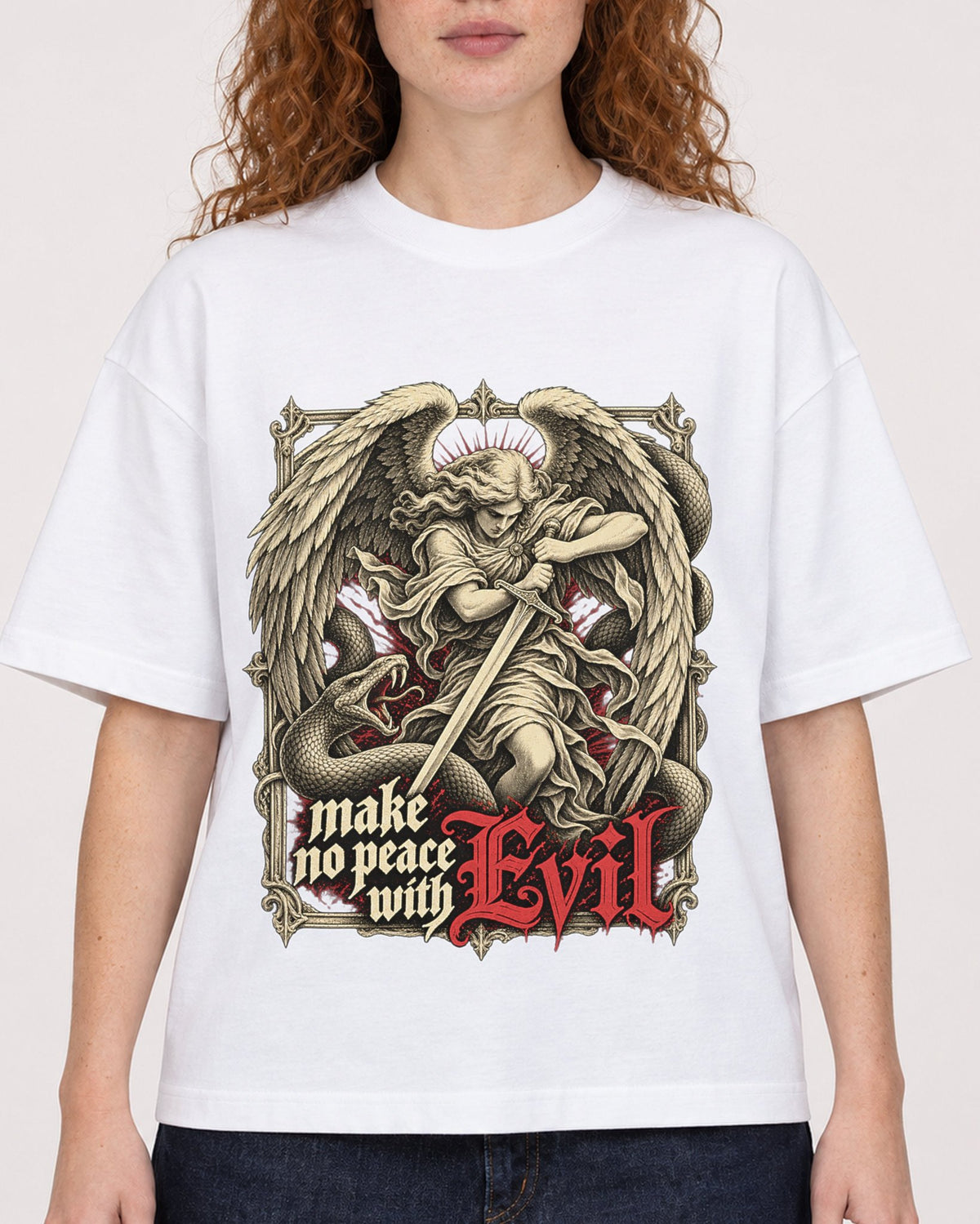 Mockup Boxy Heavyweight Tee White female close-up 09