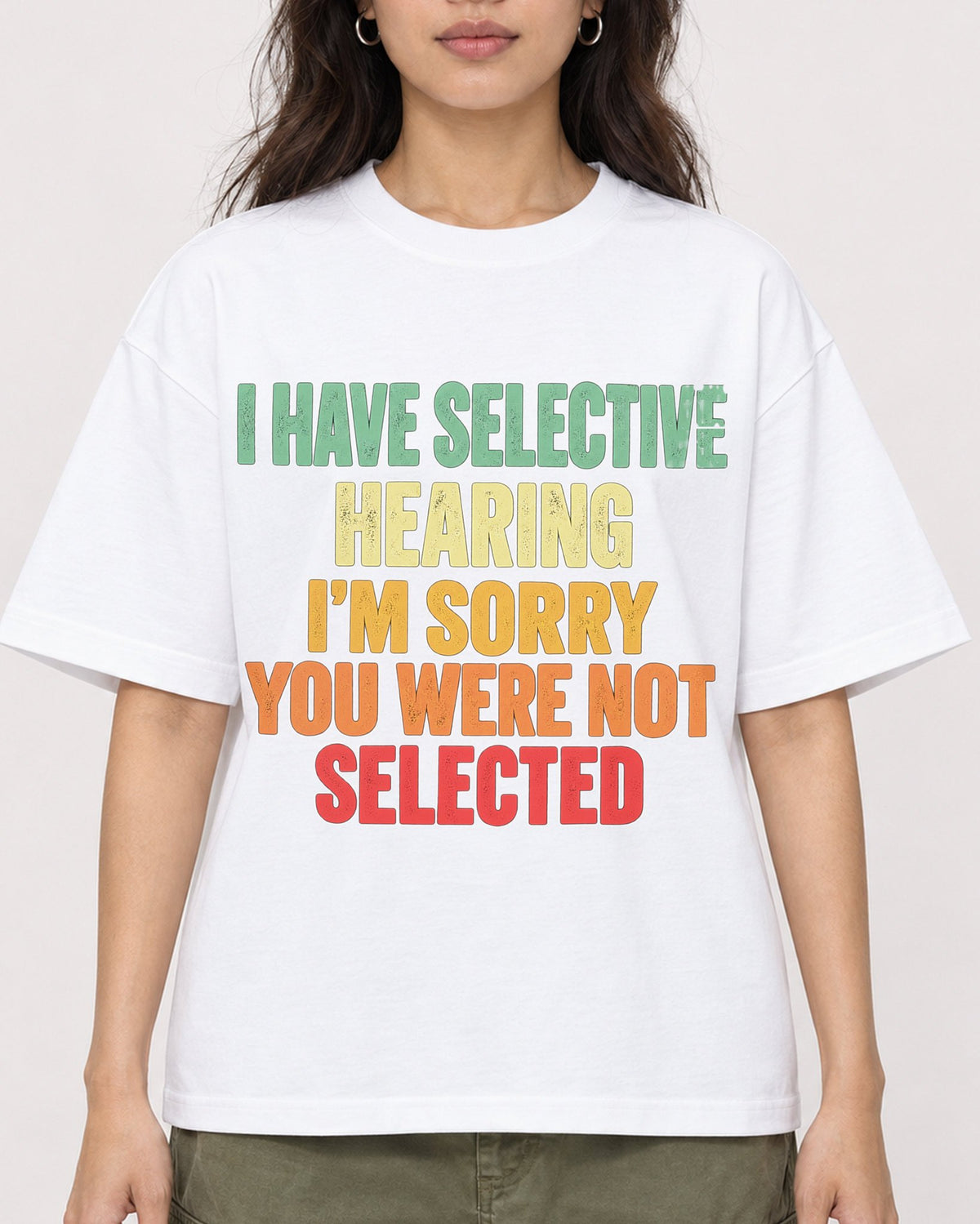 Mockup Boxy Heavyweight Tee White female close-up 02