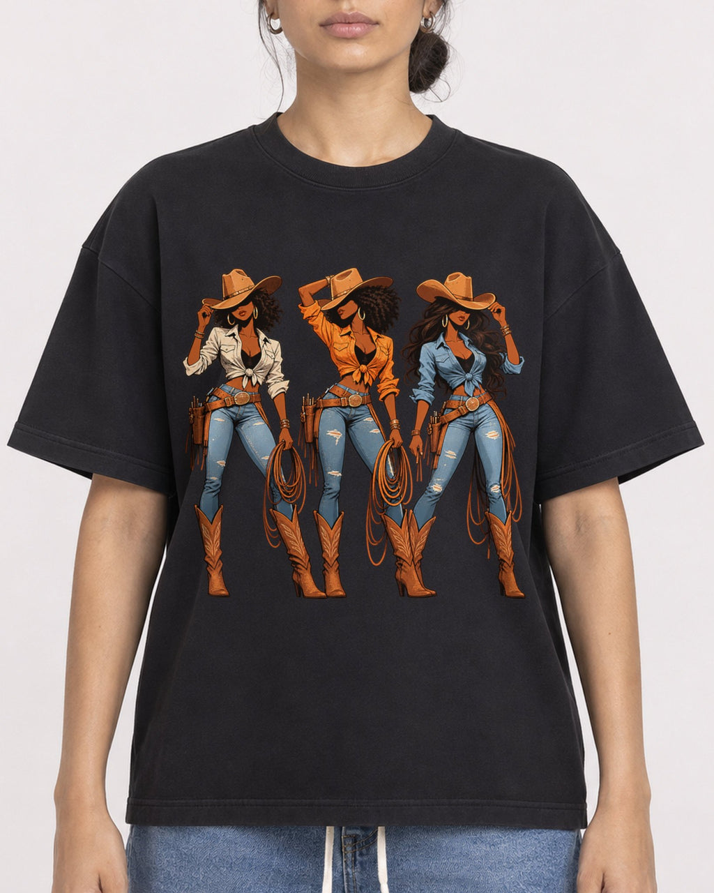 Mockup Boxy Heavyweight Tee Black female close-up 17