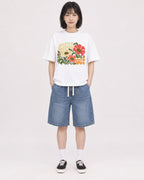 Mockup Boxy Heavyweight Tee White female full-body 11