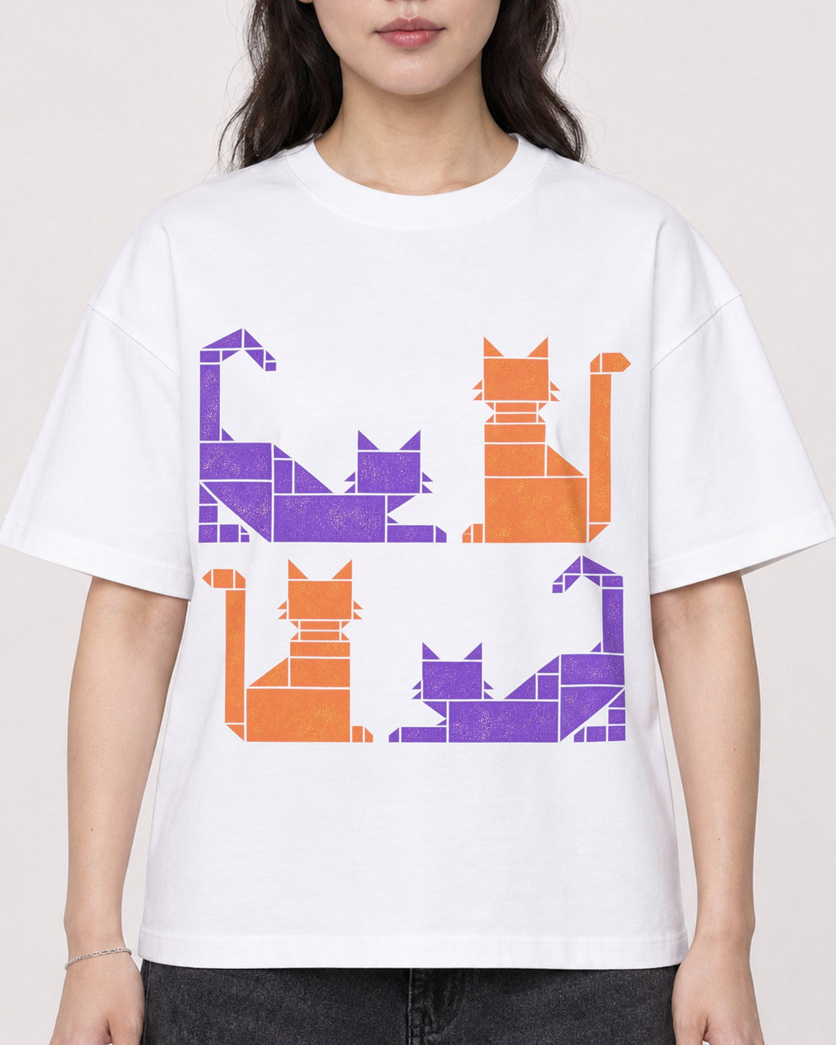 Mockup Boxy Heavyweight Tee White female close-up 03