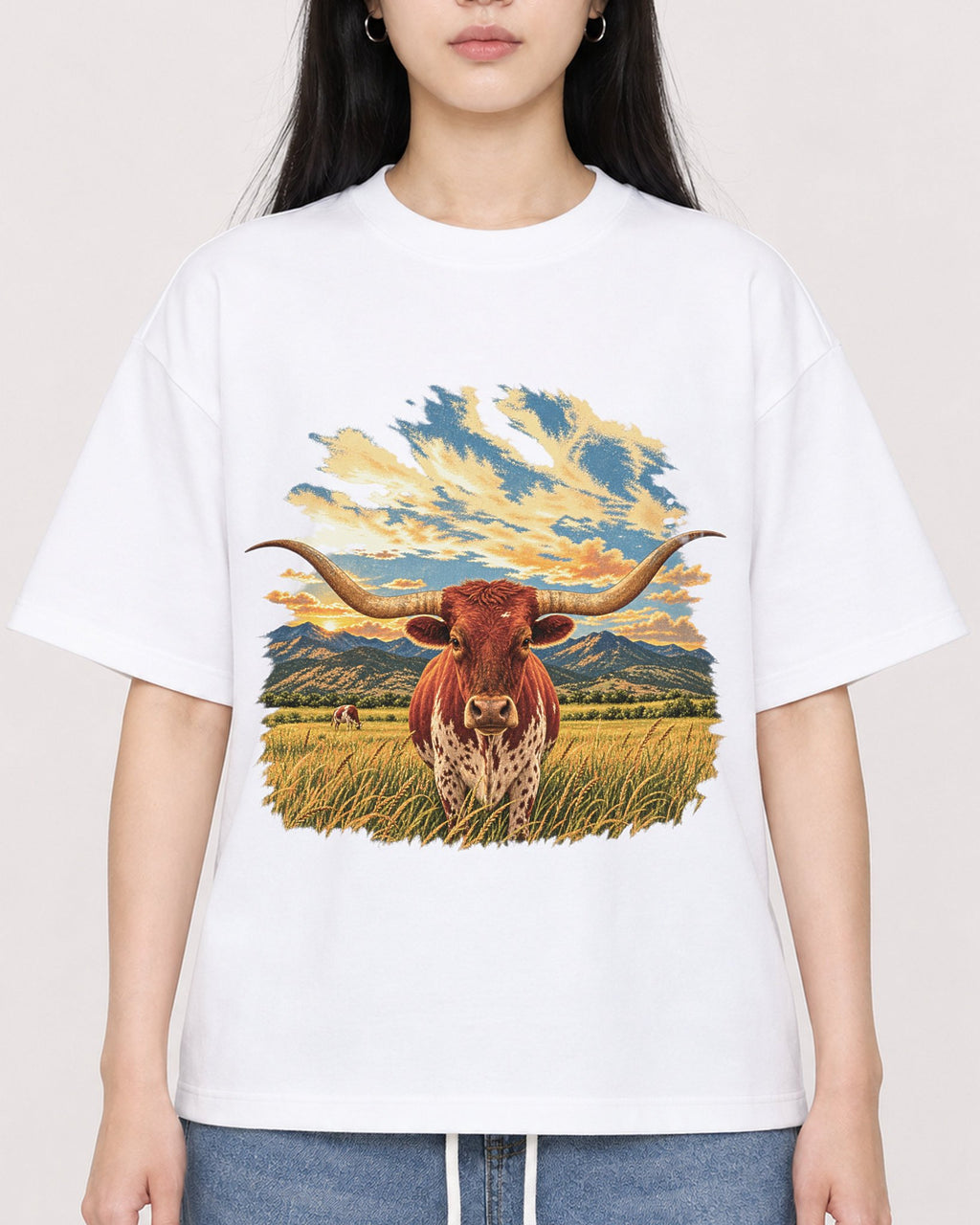 Mockup Boxy Heavyweight Tee White female close-up 01