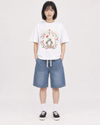 Mockup Boxy Heavyweight Tee White female full-body 11