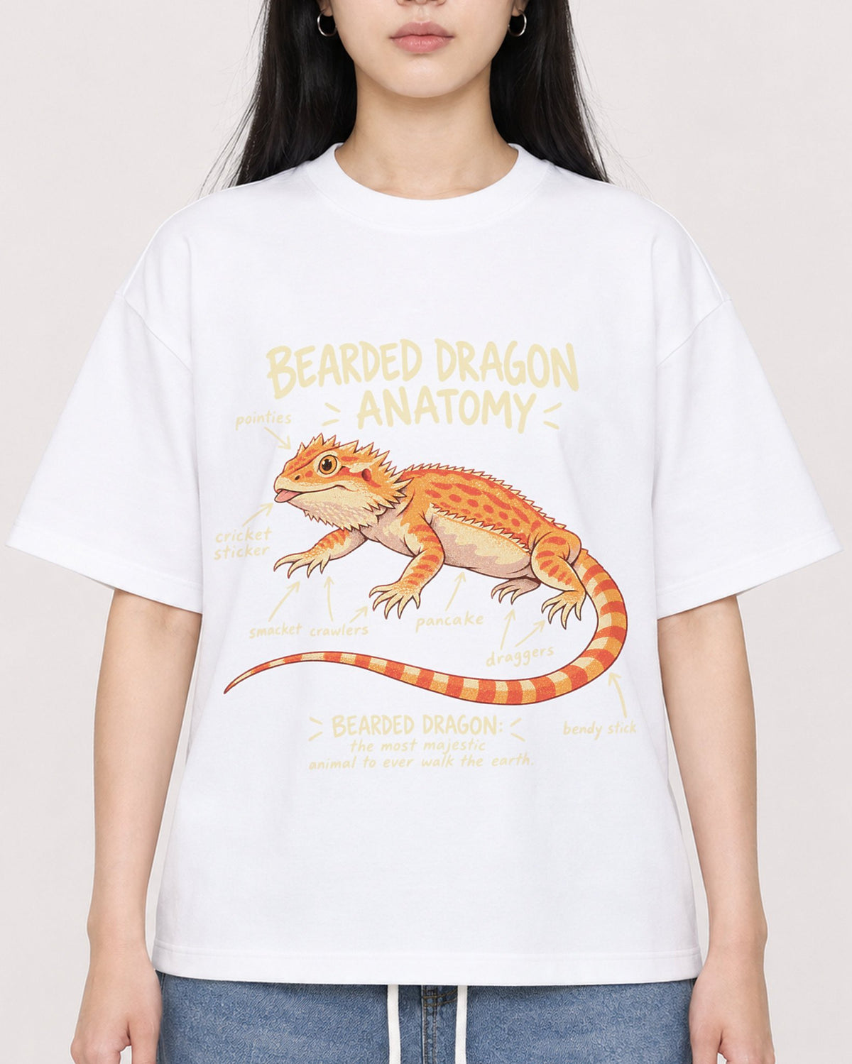 Mockup Boxy Heavyweight Tee White female close-up 01
