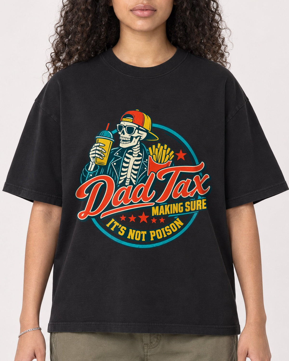 Mockup Boxy Heavyweight Tee Black female close-up 10
