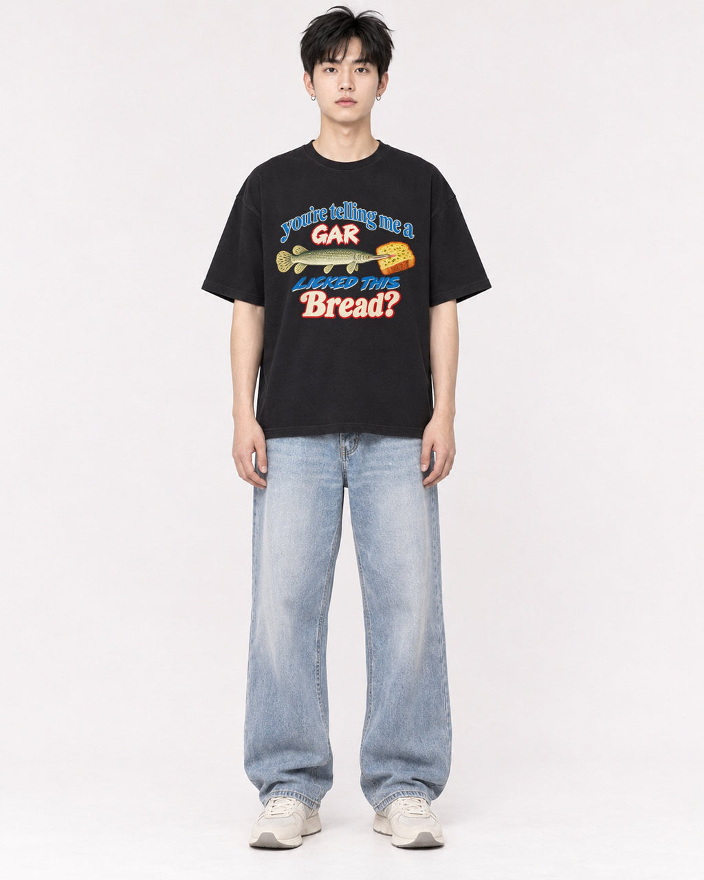 Mockup Boxy Heavyweight Tee Black male full-body 01