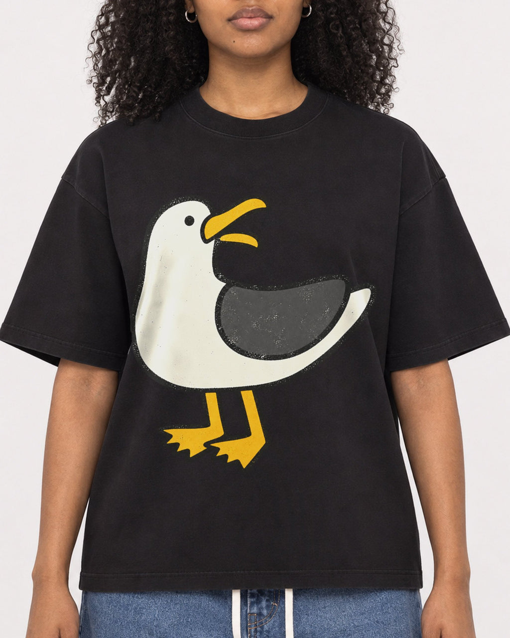 Mockup Boxy Heavyweight Tee Black female close-up 05