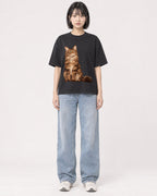 Mockup Boxy Heavyweight Tee Black female full-body 11