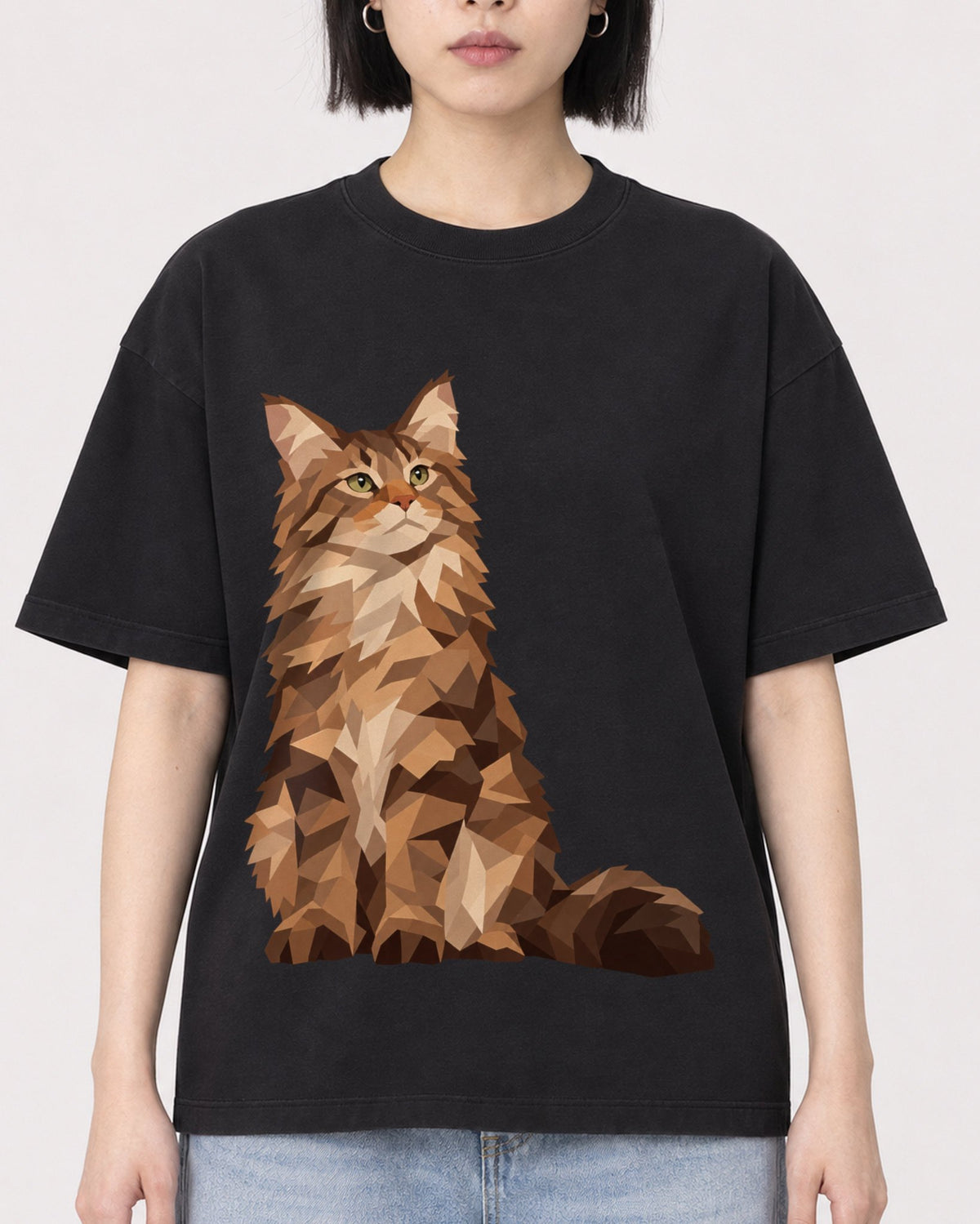 Mockup Boxy Heavyweight Tee Black female close-up 11