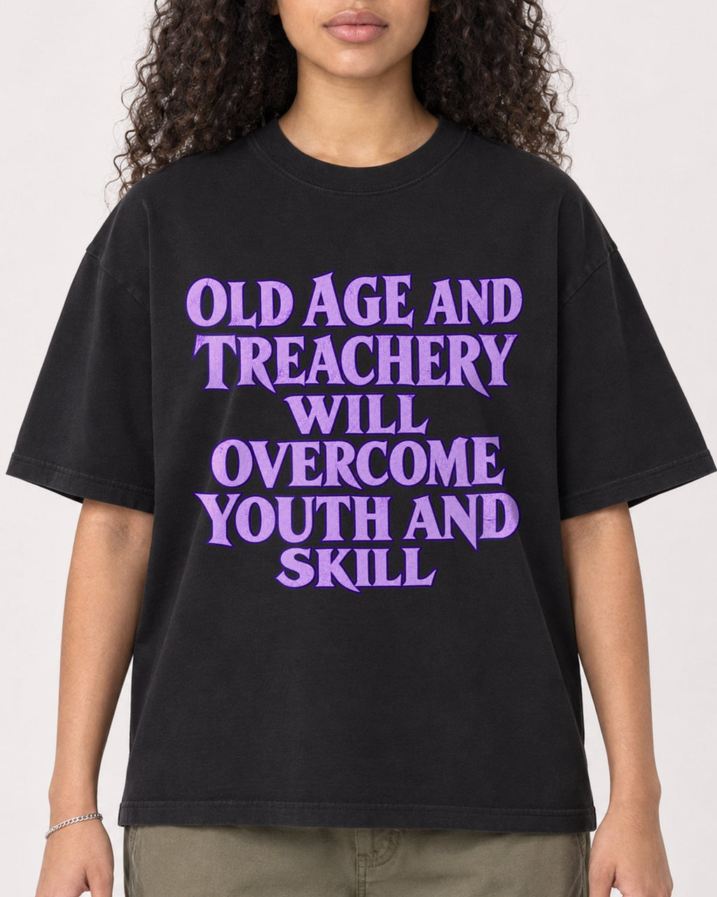 Mockup Boxy Heavyweight Tee Black female close-up 10