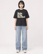 Mockup Boxy Heavyweight Tee Black female full-body 11