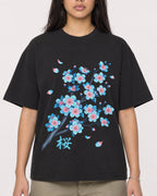Mockup Boxy Heavyweight Tee Black female close-up 46