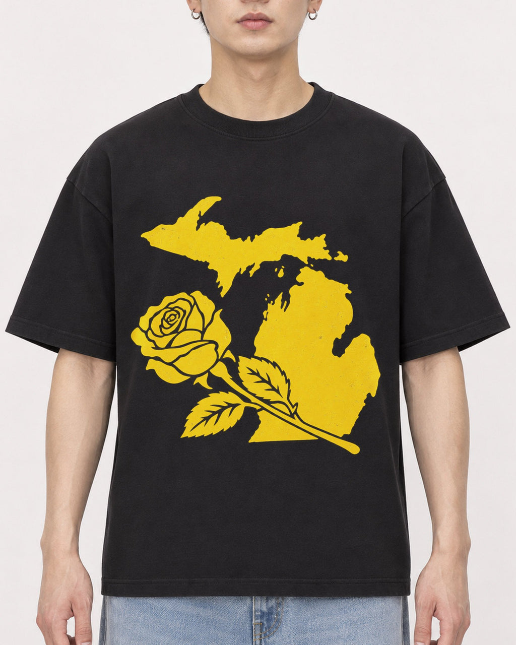 Mockup Boxy Heavyweight Tee Black male close-up 01