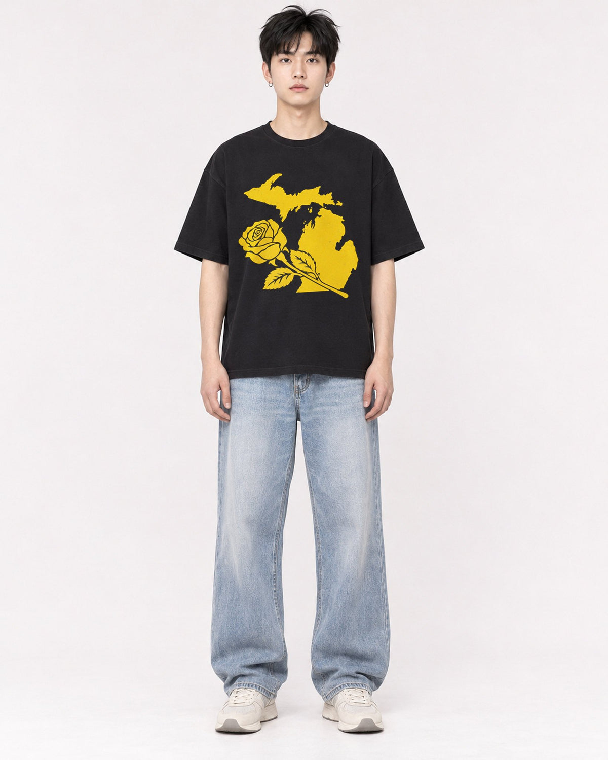 Mockup Boxy Heavyweight Tee Black male full-body 01