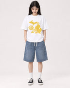 Mockup Boxy Heavyweight Tee White female full-body 01