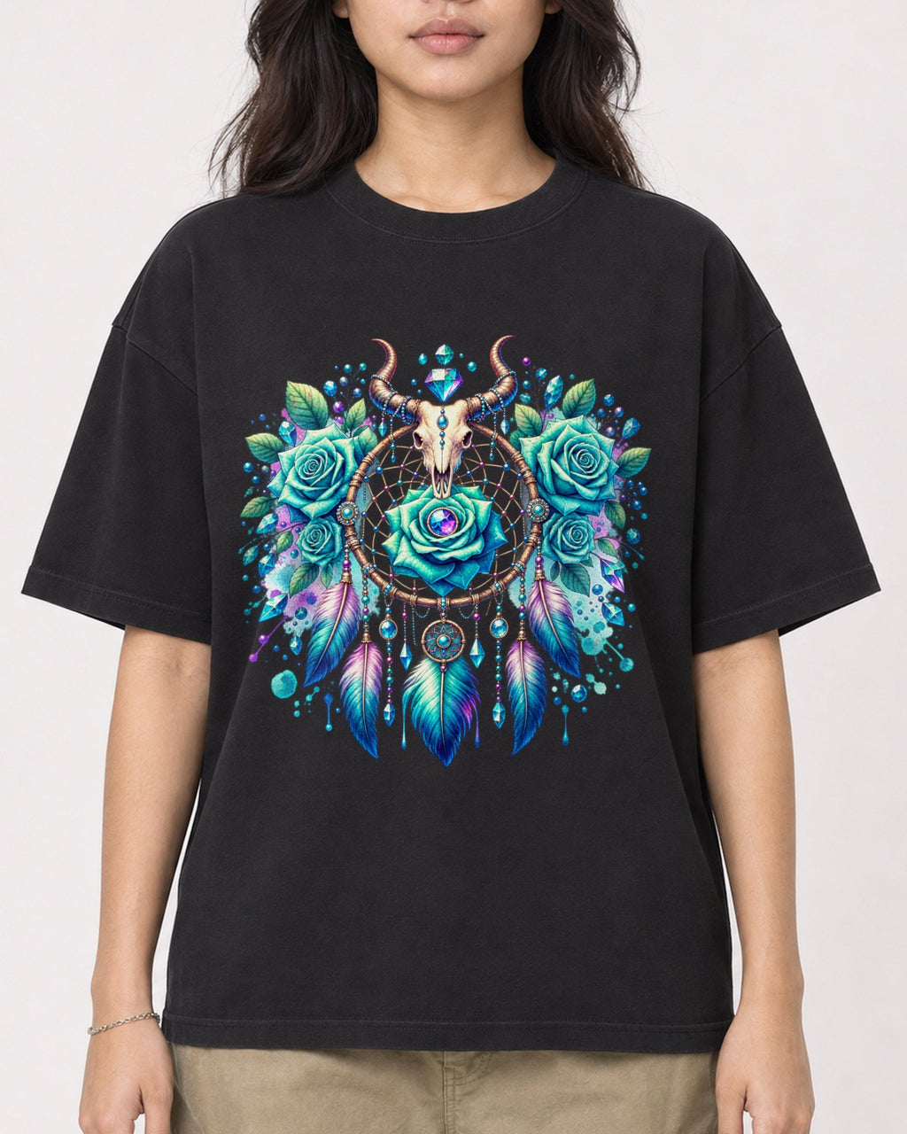 Mockup Boxy Heavyweight Tee Black female close-up 02