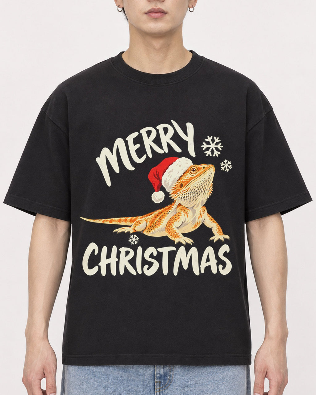 Mockup Boxy Heavyweight Tee Black male close-up 01
