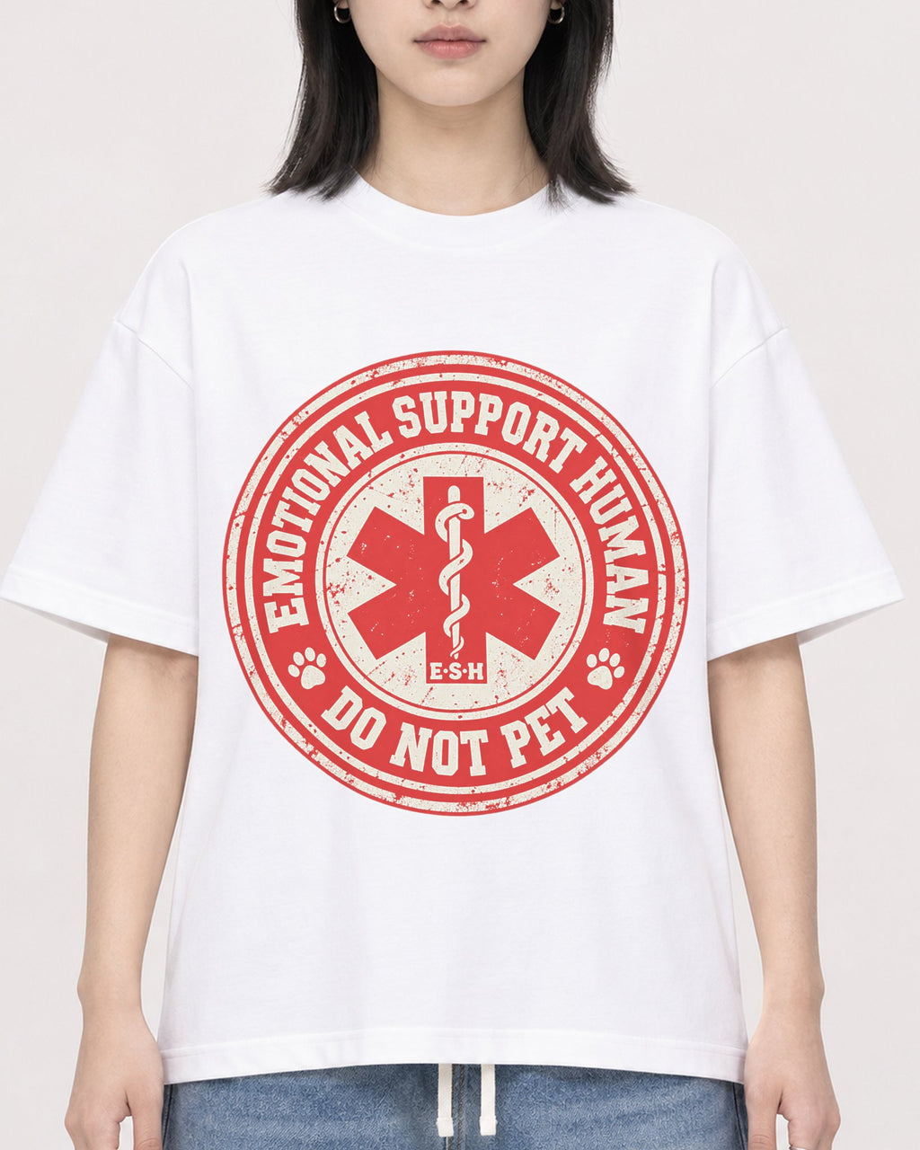 Mockup Boxy Heavyweight Tee White female close-up 31