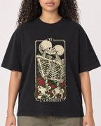 Mockup Boxy Heavyweight Tee Black female close-up 10