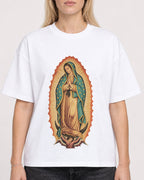 Mockup Boxy Heavyweight Tee White female close-up 08