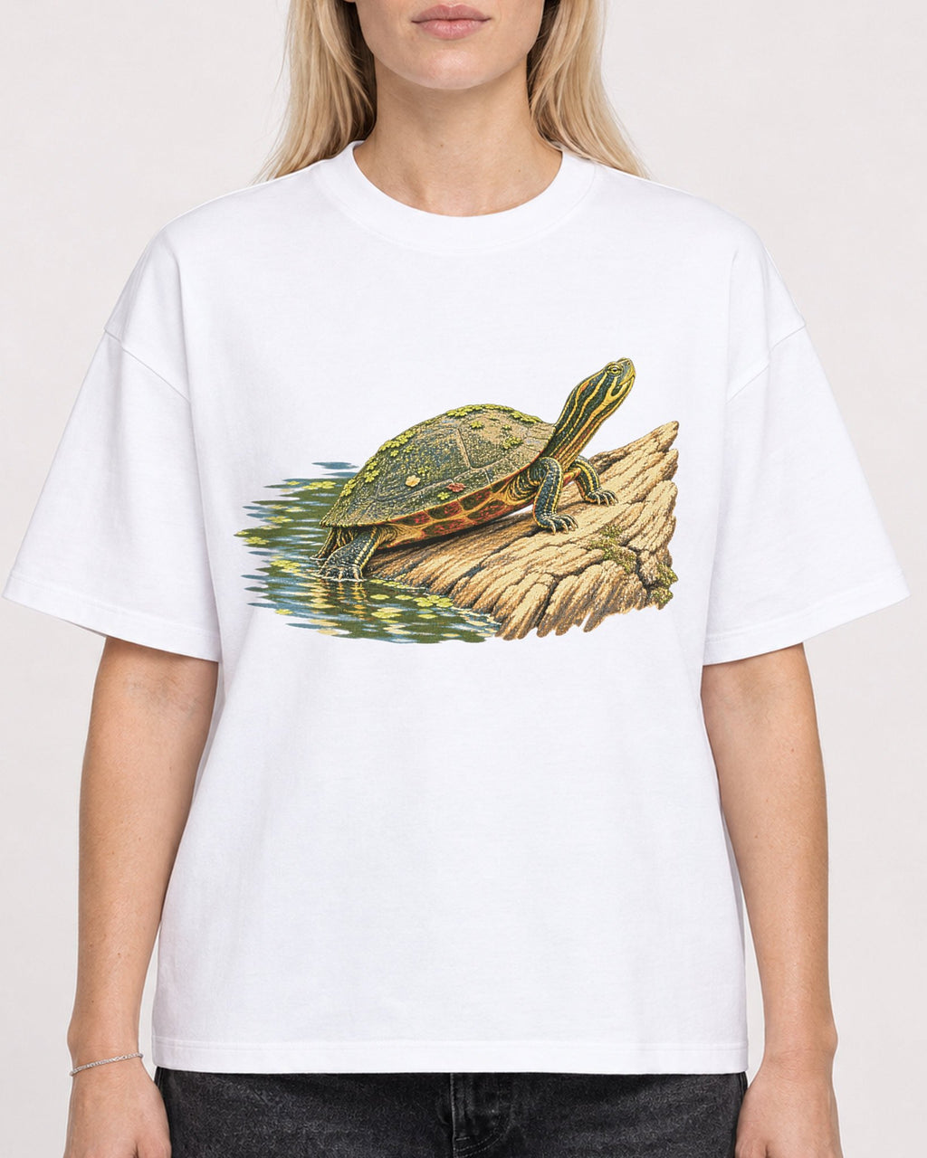 Mockup Boxy Heavyweight Tee White female close-up 08