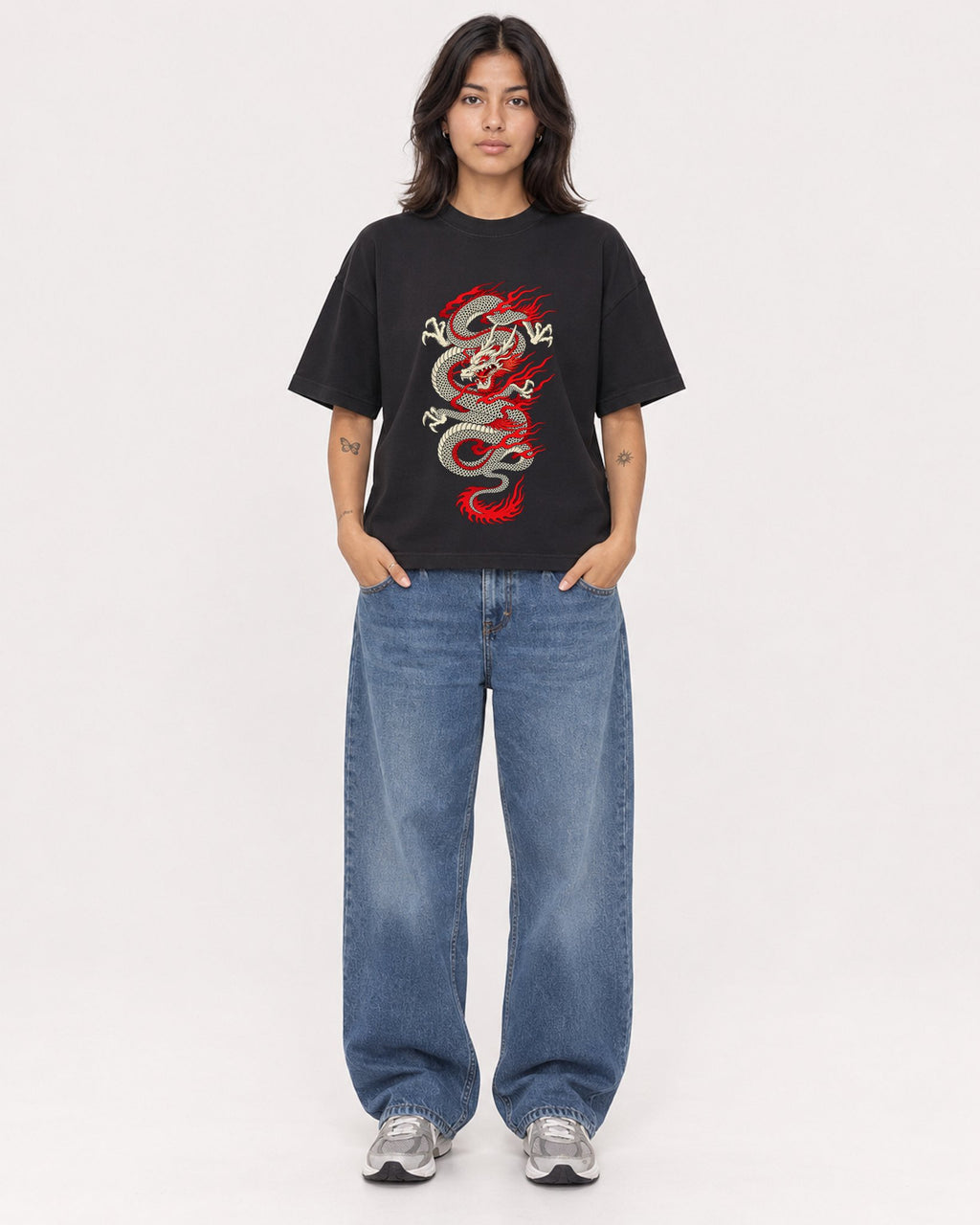 Mockup Boxy Heavyweight Tee Black female full-body 36