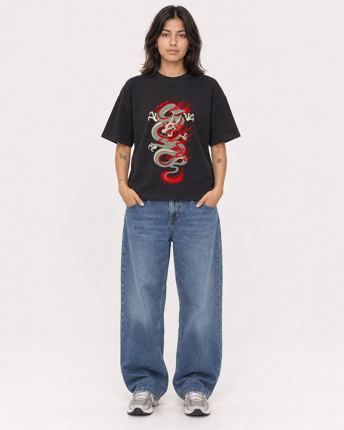 Mockup Boxy Heavyweight Tee Black female full-body 36