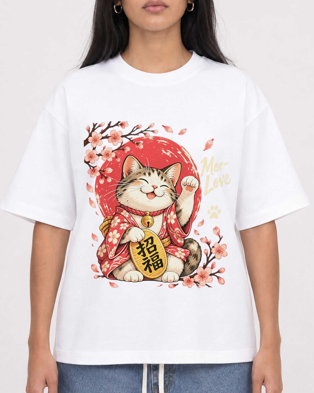 Mockup Boxy Heavyweight Tee White female close-up 46