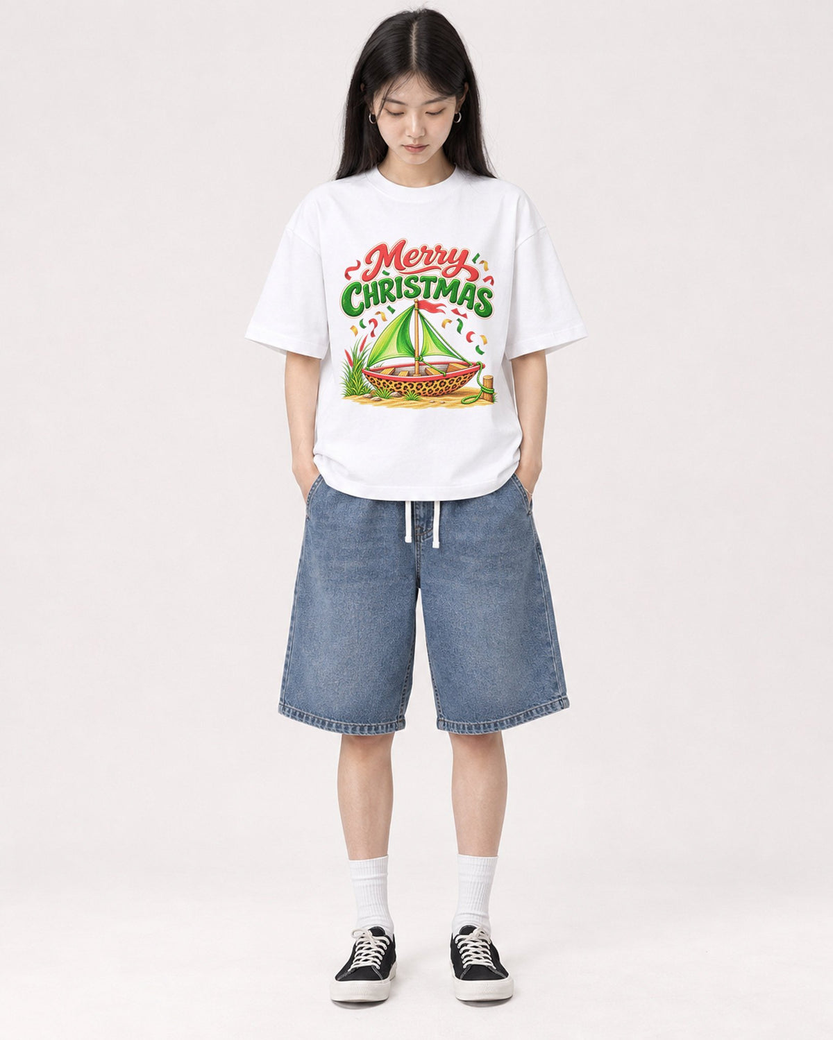 Mockup Boxy Heavyweight Tee White female full-body 01