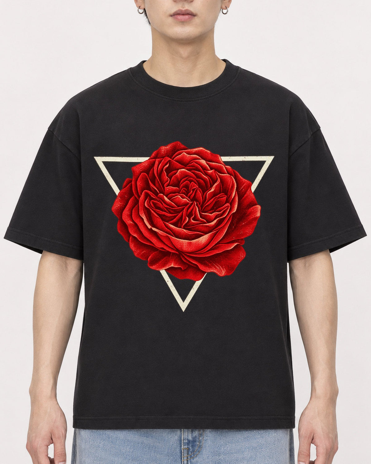 Mockup Boxy Heavyweight Tee Black male close-up 01