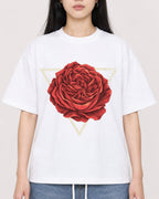 Mockup Boxy Heavyweight Tee White female close-up 01