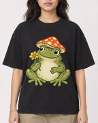 Mockup Boxy Heavyweight Tee Black female close-up 02