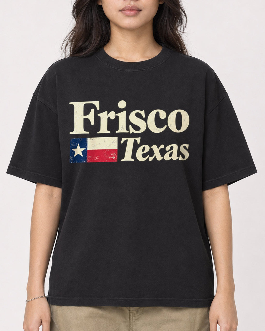 Mockup Boxy Heavyweight Tee Black female close-up 02