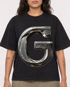 Mockup Boxy Heavyweight Tee Black female close-up 06