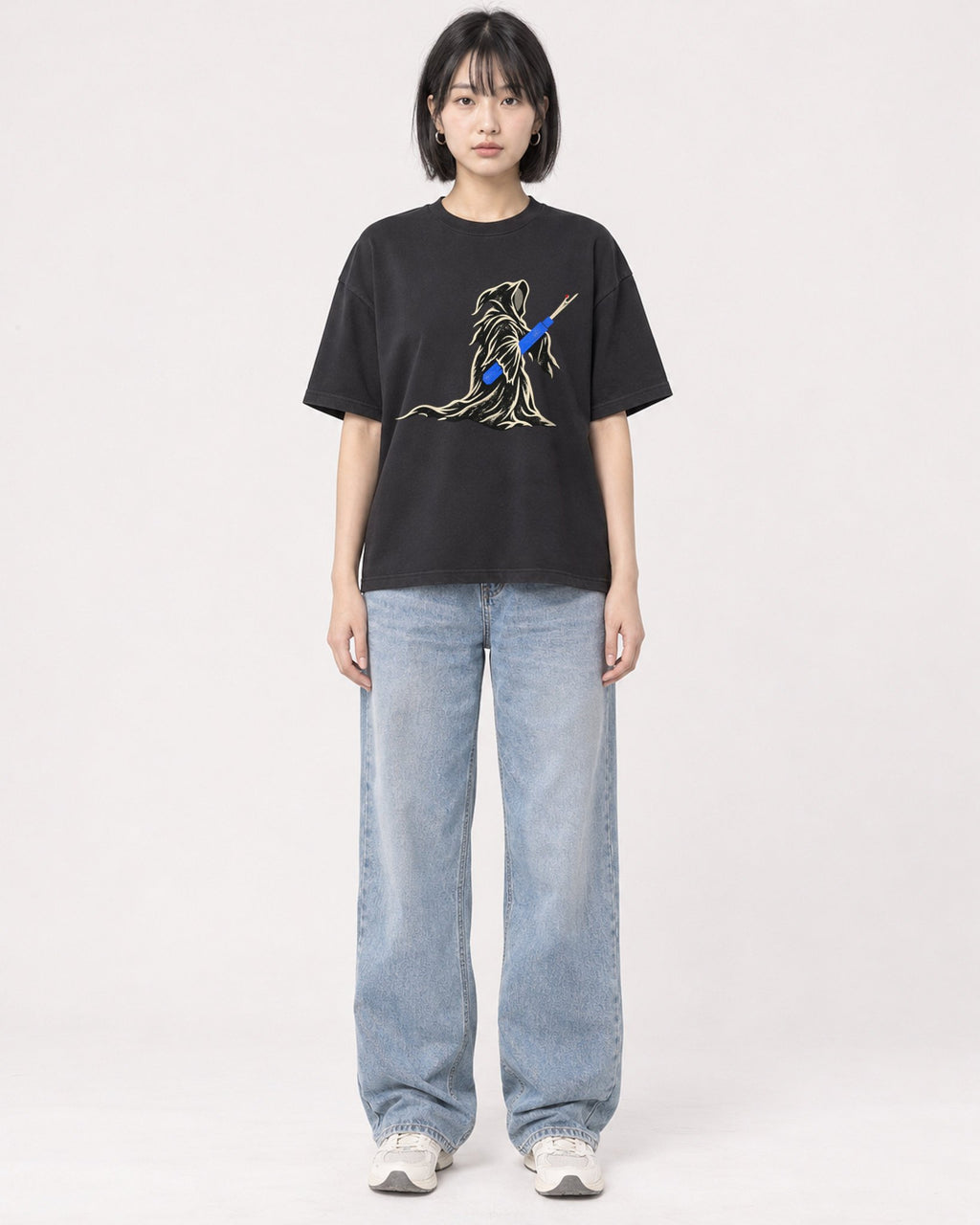 Mockup Boxy Heavyweight Tee Black female full-body 11