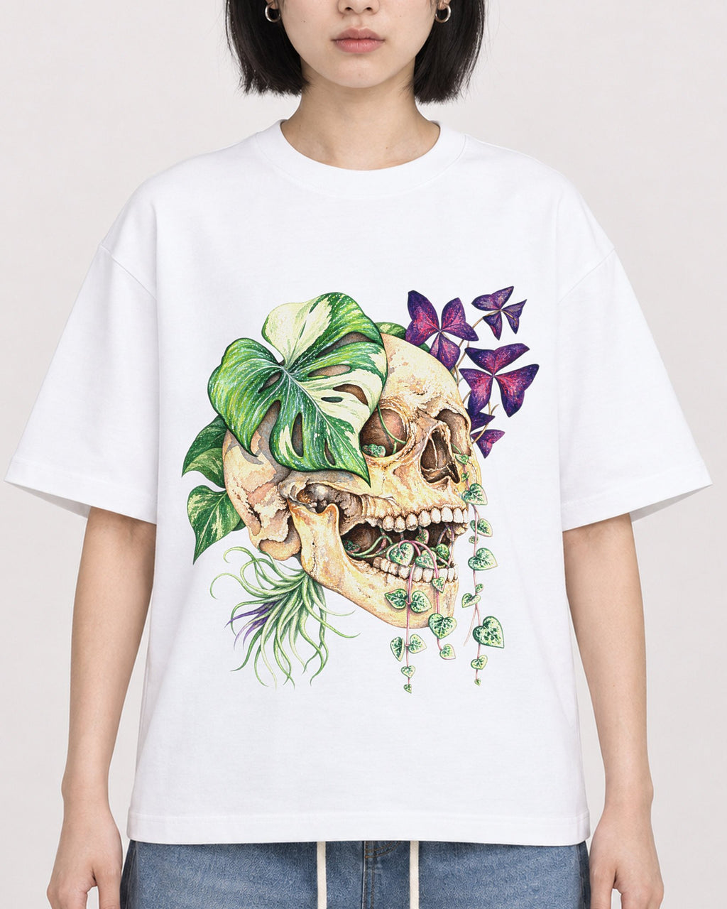 Mockup Boxy Heavyweight Tee White female close-up 11