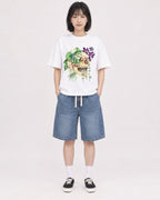 Mockup Boxy Heavyweight Tee White female full-body 11