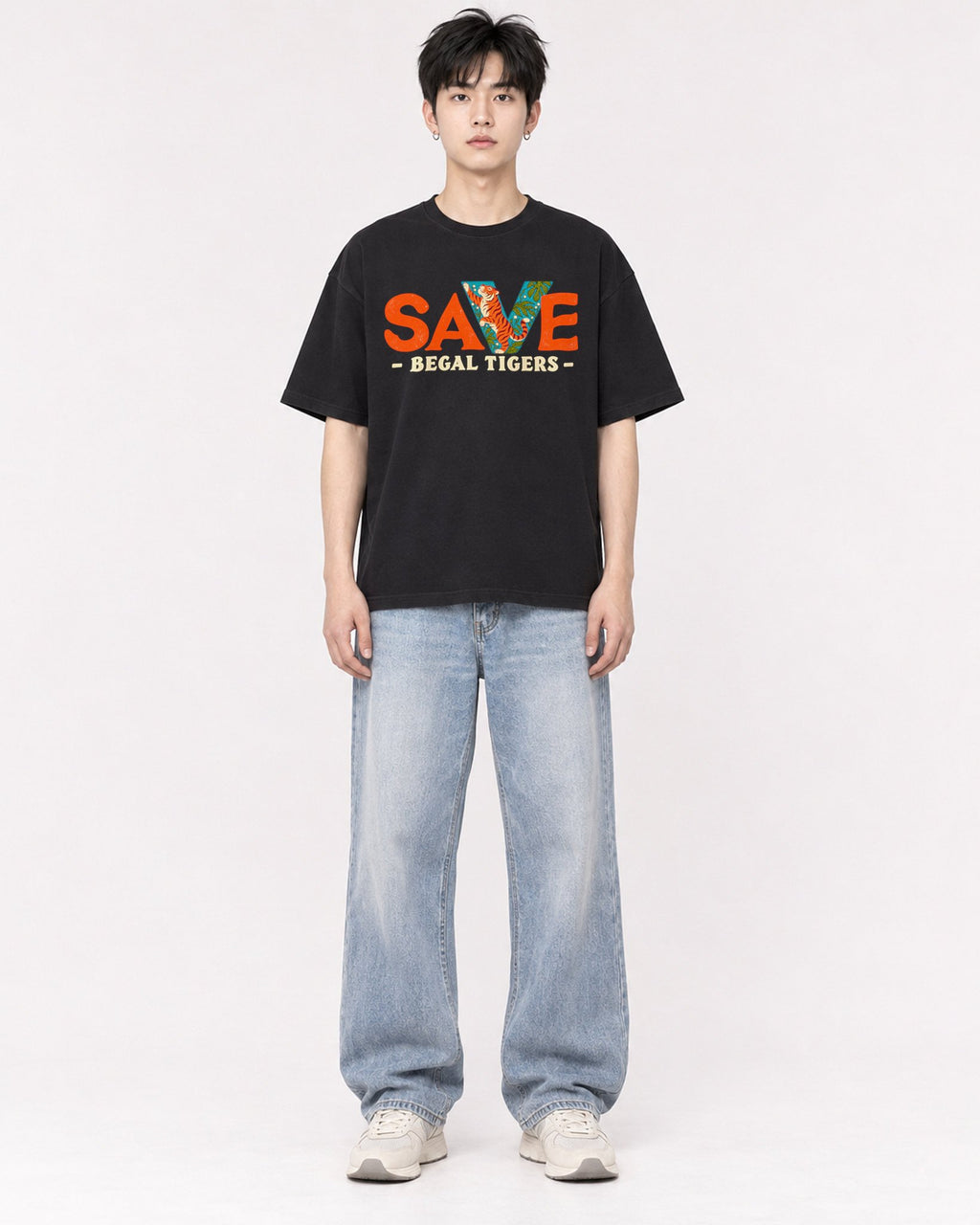Mockup Boxy Heavyweight Tee Black male full-body 01