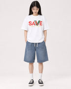 Mockup Boxy Heavyweight Tee White female full-body 01