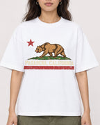 Mockup Boxy Heavyweight Tee White female close-up 02