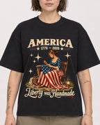 Mockup Boxy Heavyweight Tee Black female close-up 18