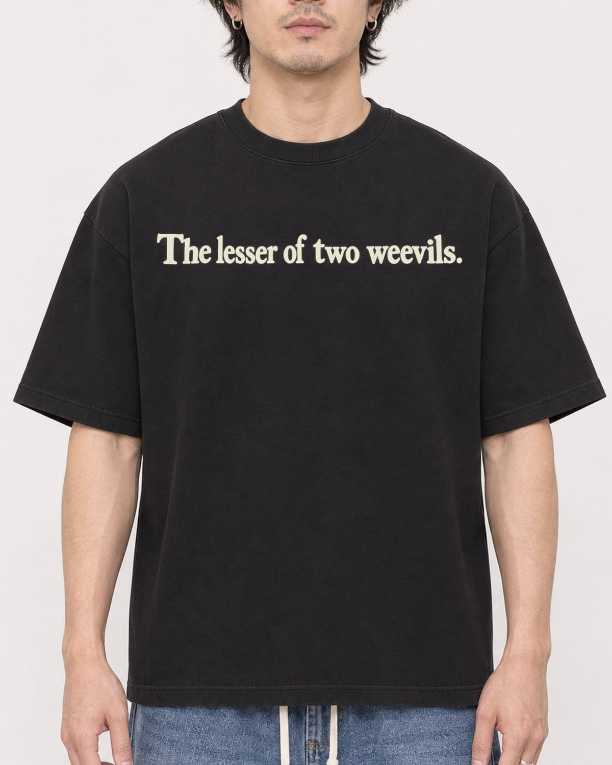 Mockup Boxy Heavyweight Tee Black male close-up 03