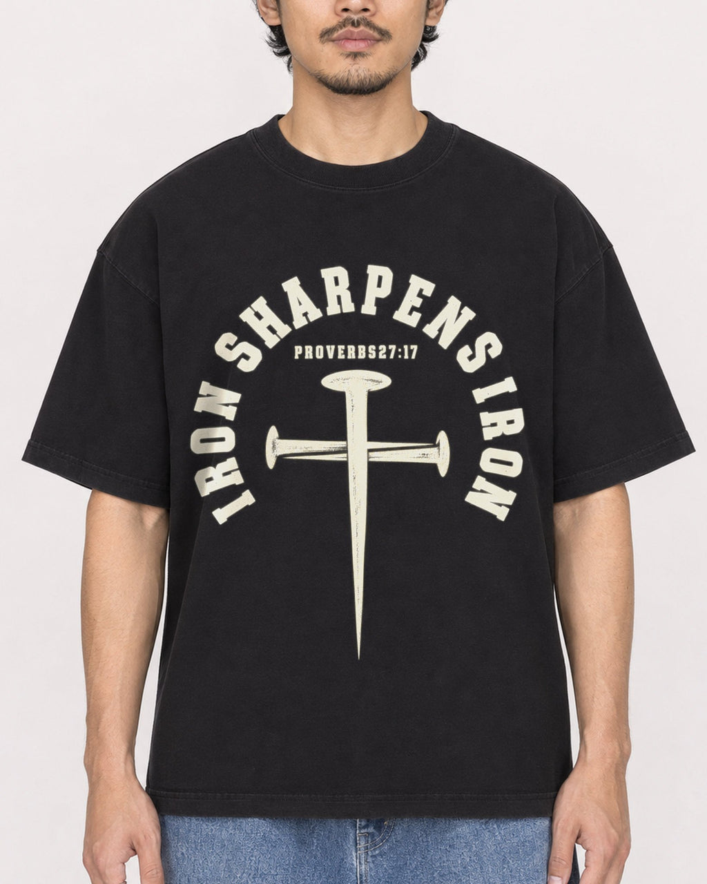 Mockup Boxy Heavyweight Tee Black male close-up 02