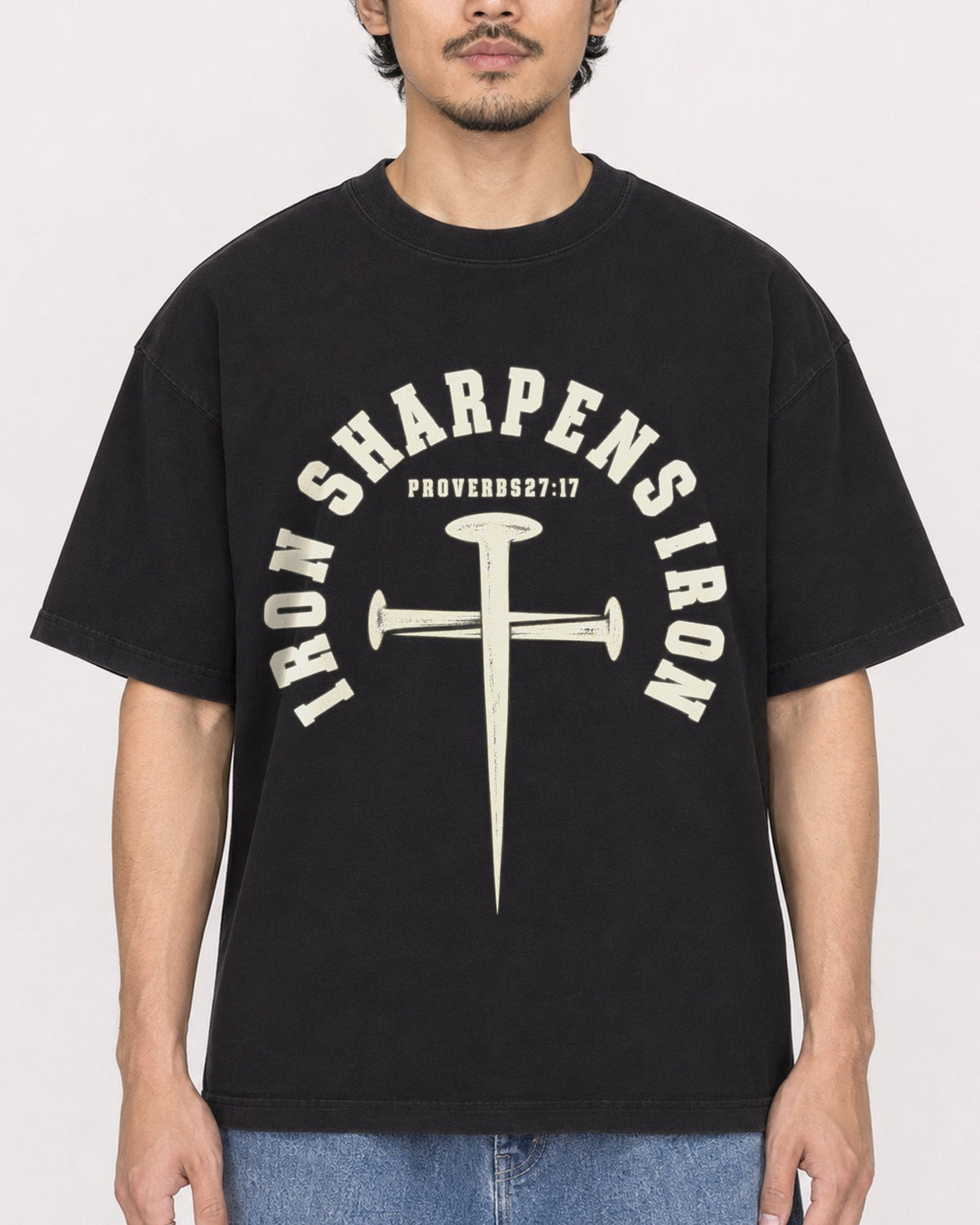 Mockup Boxy Heavyweight Tee Black male close-up 02