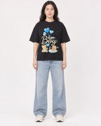 Mockup Boxy Heavyweight Tee Black female full-body 03