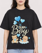 Mockup Boxy Heavyweight Tee Black female close-up 03