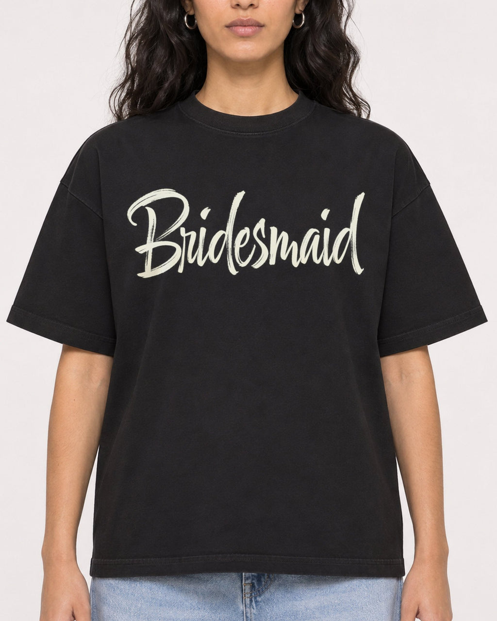 Mockup Boxy Heavyweight Tee Black female close-up 07